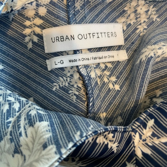 Urban Outfitters Ruby Satin Blue Flowy Ruffle Tank sz L - Picture 14 of 14